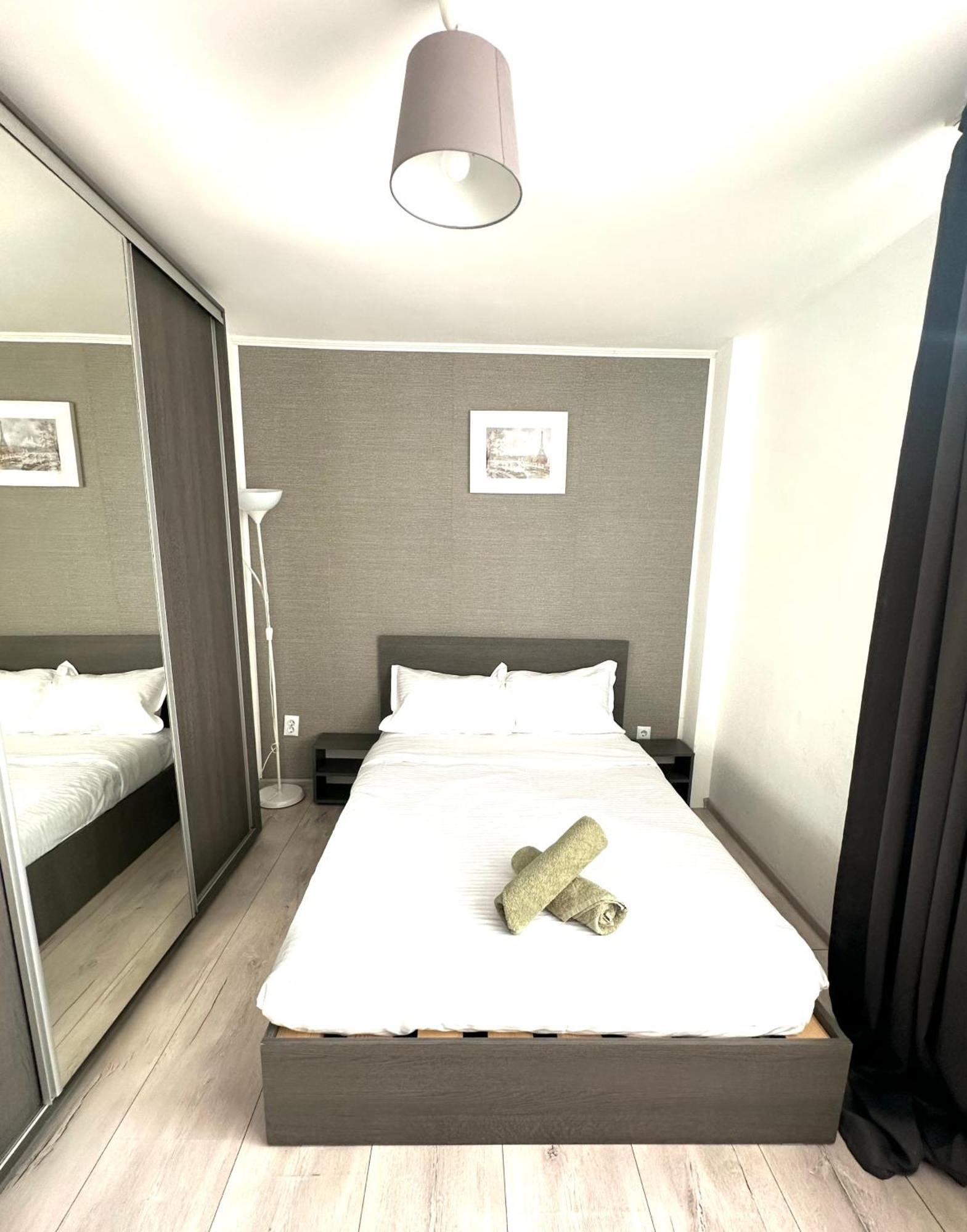 Central Apartment Tower Bucureşti Eksteriør bilde